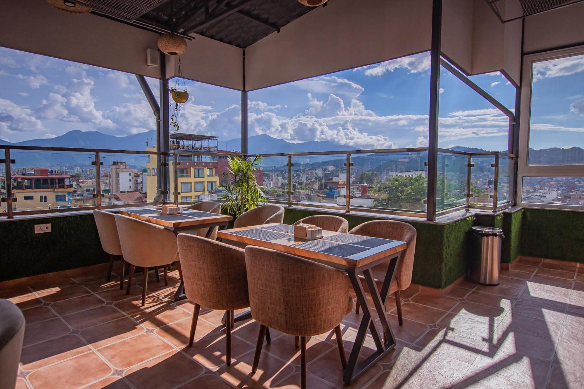 Hotel Vistara Катманду Екстер'єр фото